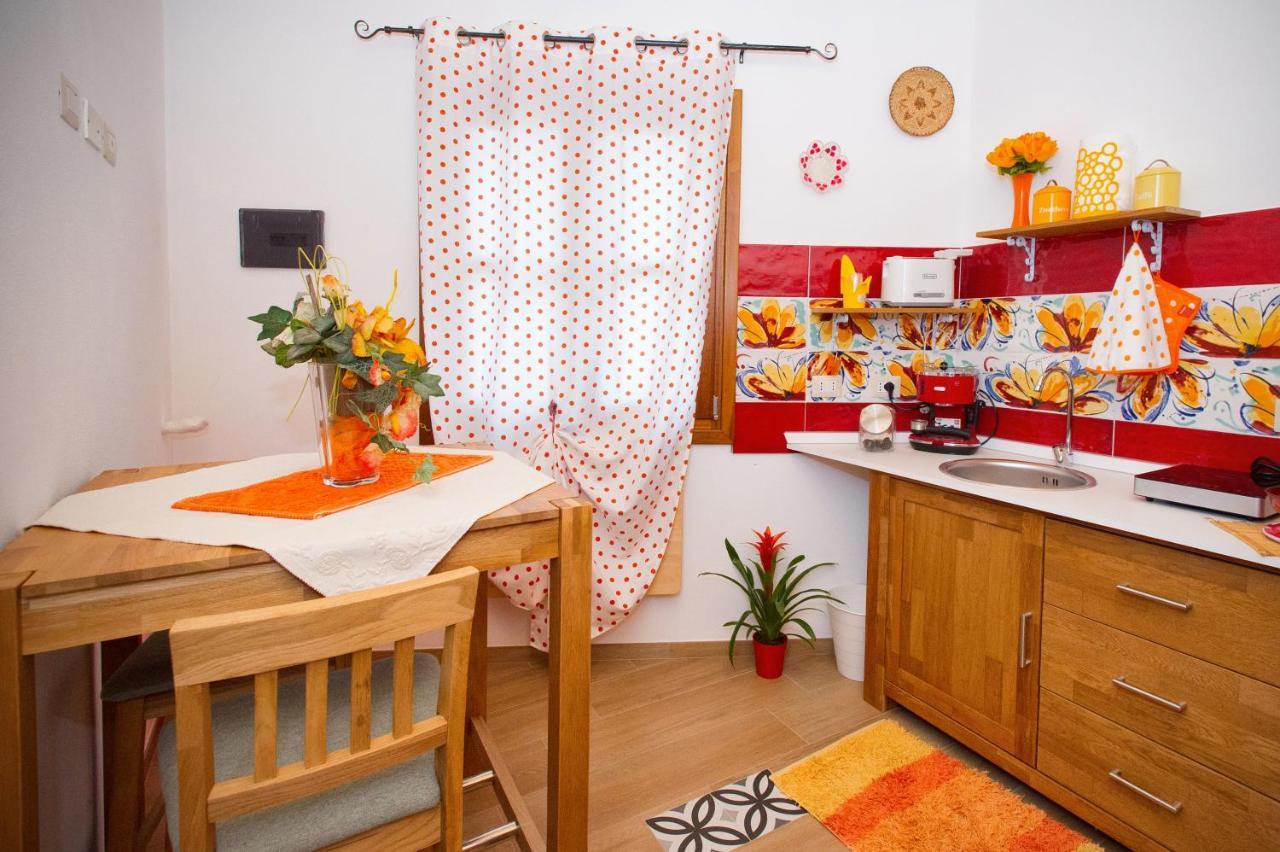 Holiday Room Sa Tebia Οριστάνο Εξωτερικό φωτογραφία